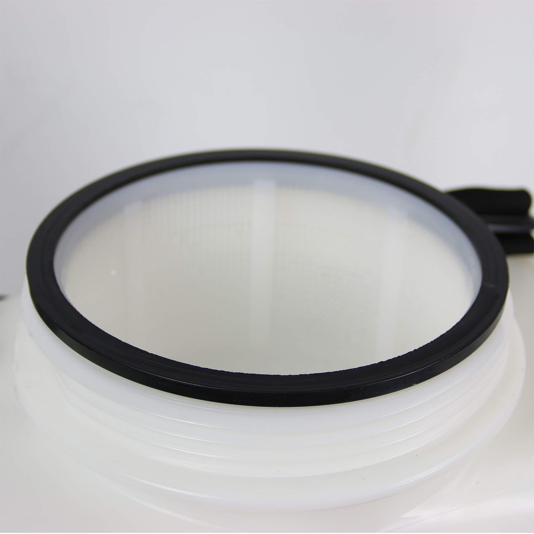 Chapin International 63950, 4-Gallon Mixes on Exit, Professional Backpack Sprayer, Separate Water and Chemical Tanks, 4-Gallon, Translucent White - Image 11